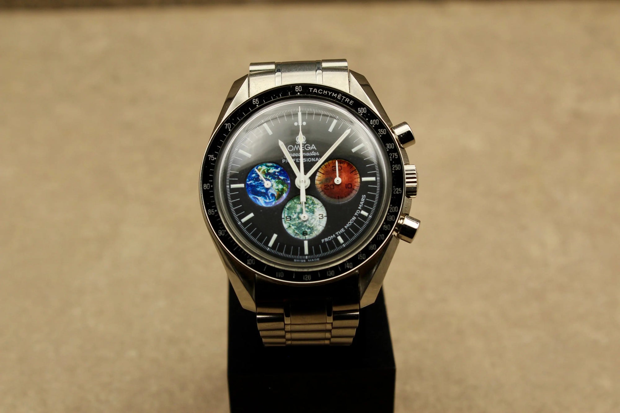 Omega Speedmaster Professional 3577.50.00 'From the Moon to Mars' Prestige  Time – chronographe légendaire, acier 42 mm, livré complet (boîte et documents)
