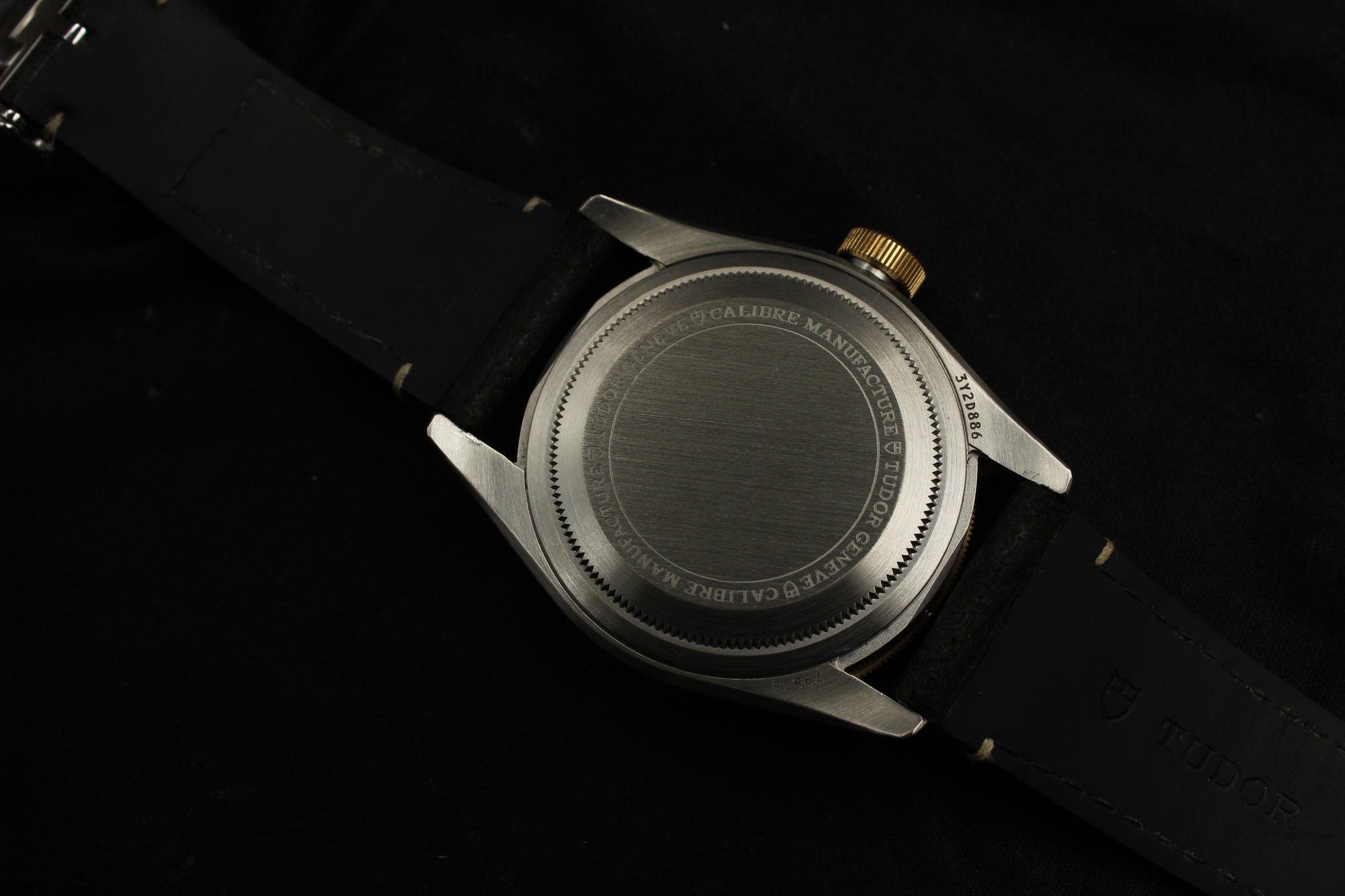 Montre de luxe Tudor Black Bay – Prestige Time avec boîte et garantie officielle, fond de boîte