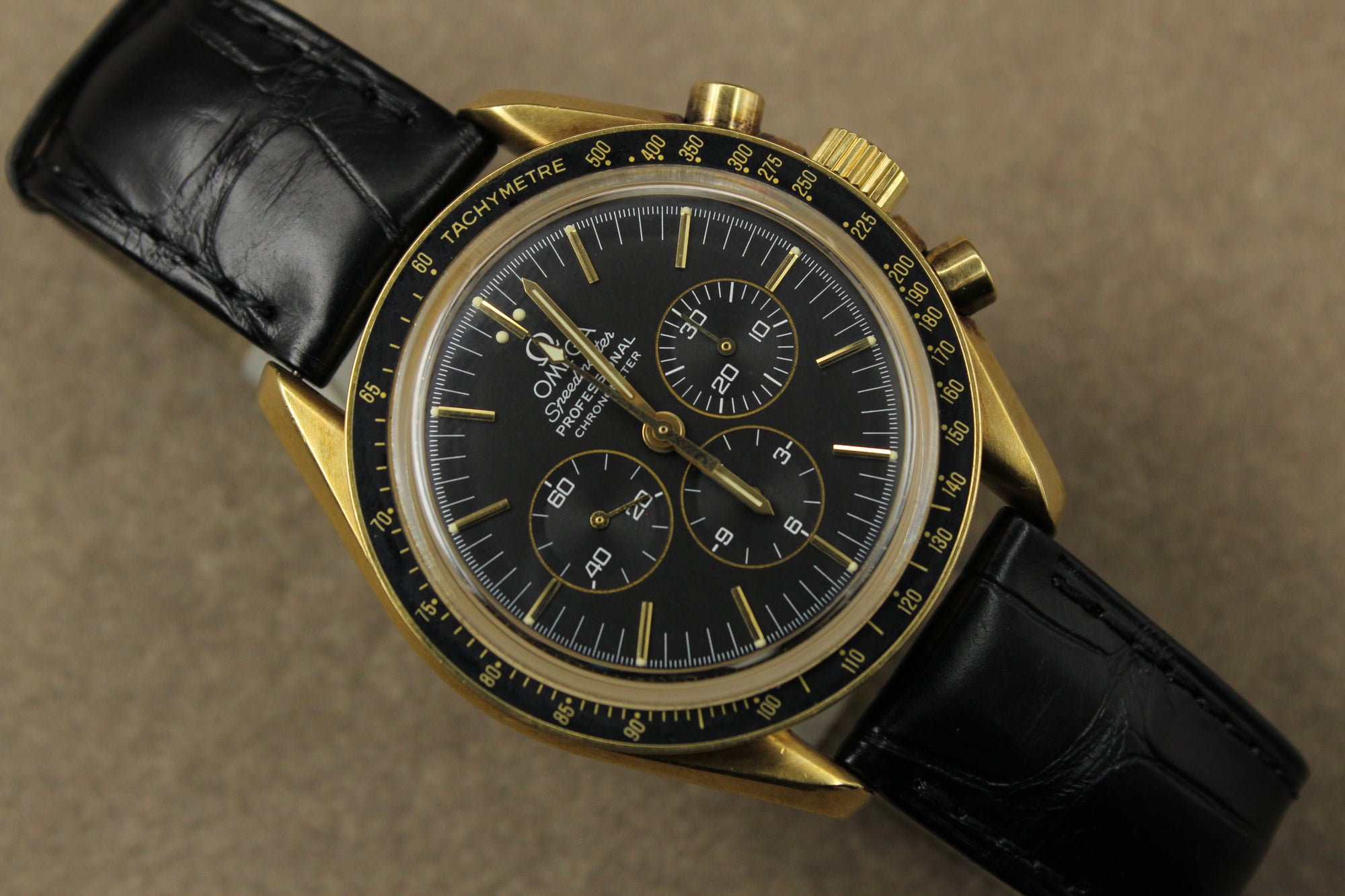 Omega Speedmaster Moonwatch (Or 18k Limited Edition 250)