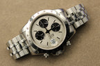 Vue détaillée de la Tudor Small Block 79280P avec boîtier acier poli et bracelet Oyster robuste, montre chronographe automatique suisse alliant élégance, sportivité et héritage horloger haut de gamme | Detailed view of Tudor Small Block 79280P with polished stainless steel case and Oyster bracelet, Swiss automatic chronograph watch combining elegance, sport performance and high-end watchmaking heritage
