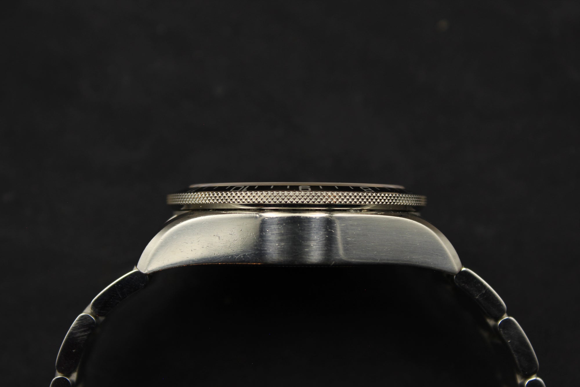 Montre Tudor Heritage Chrono pour homme en acier, modèle emblématique vendu par prestigeandtime.com, présentée en occasion authentique avec full set, idéale pour collection ou investissement horloger.