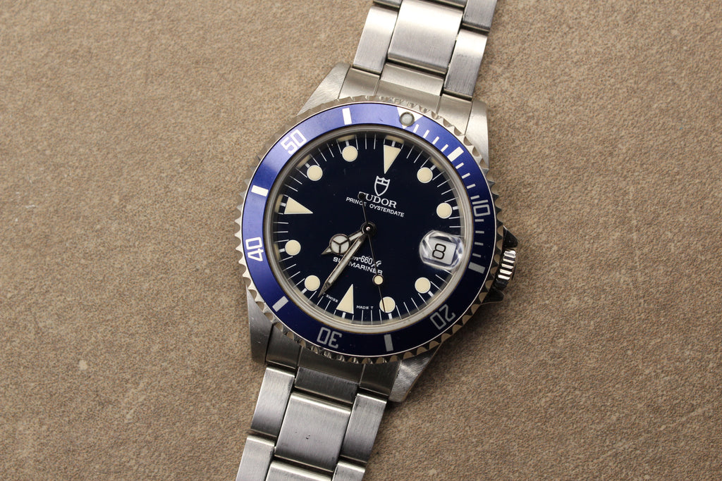 Rolex Submariner ancienne avec cadran tritium d’origine, couronne Rolex vissée et fond de boîte acier
